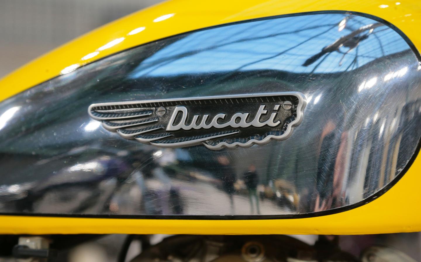 FRANCE-VINTAGE-SALE-CAR