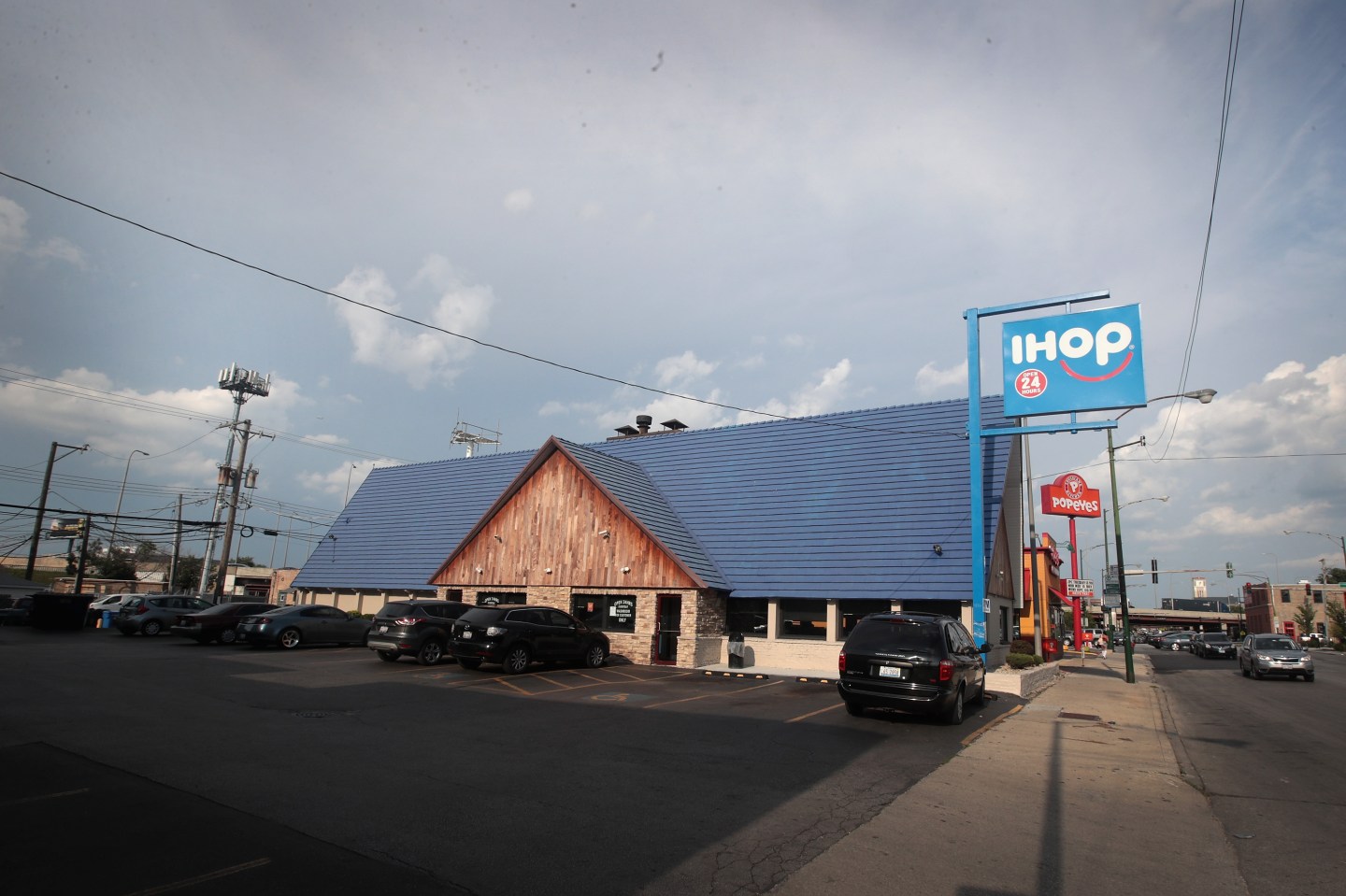 Restaurant Chains Applebee's And IHOP To Close Over 100 Stores