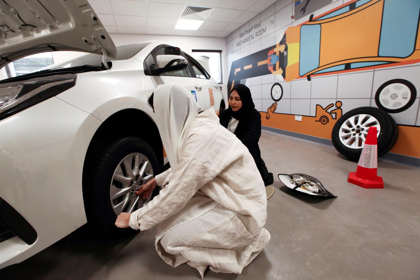 Saudi Aramco Unveils New Driving School For Women
