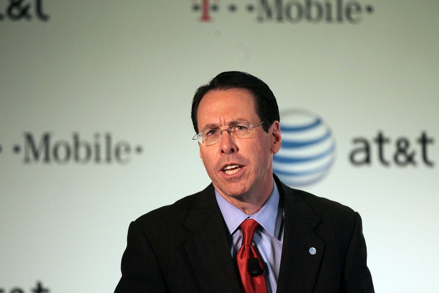 AT&amp;T Acquires T-Mobile USA For $39 Billion