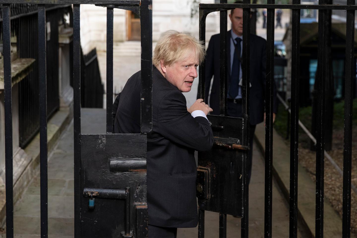 boris-johnson-resigns
