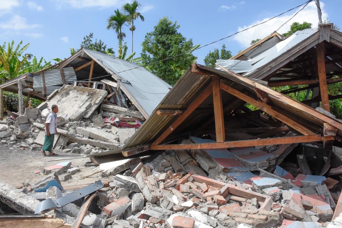 TOPSHOT-INDONESIA-QUAKE