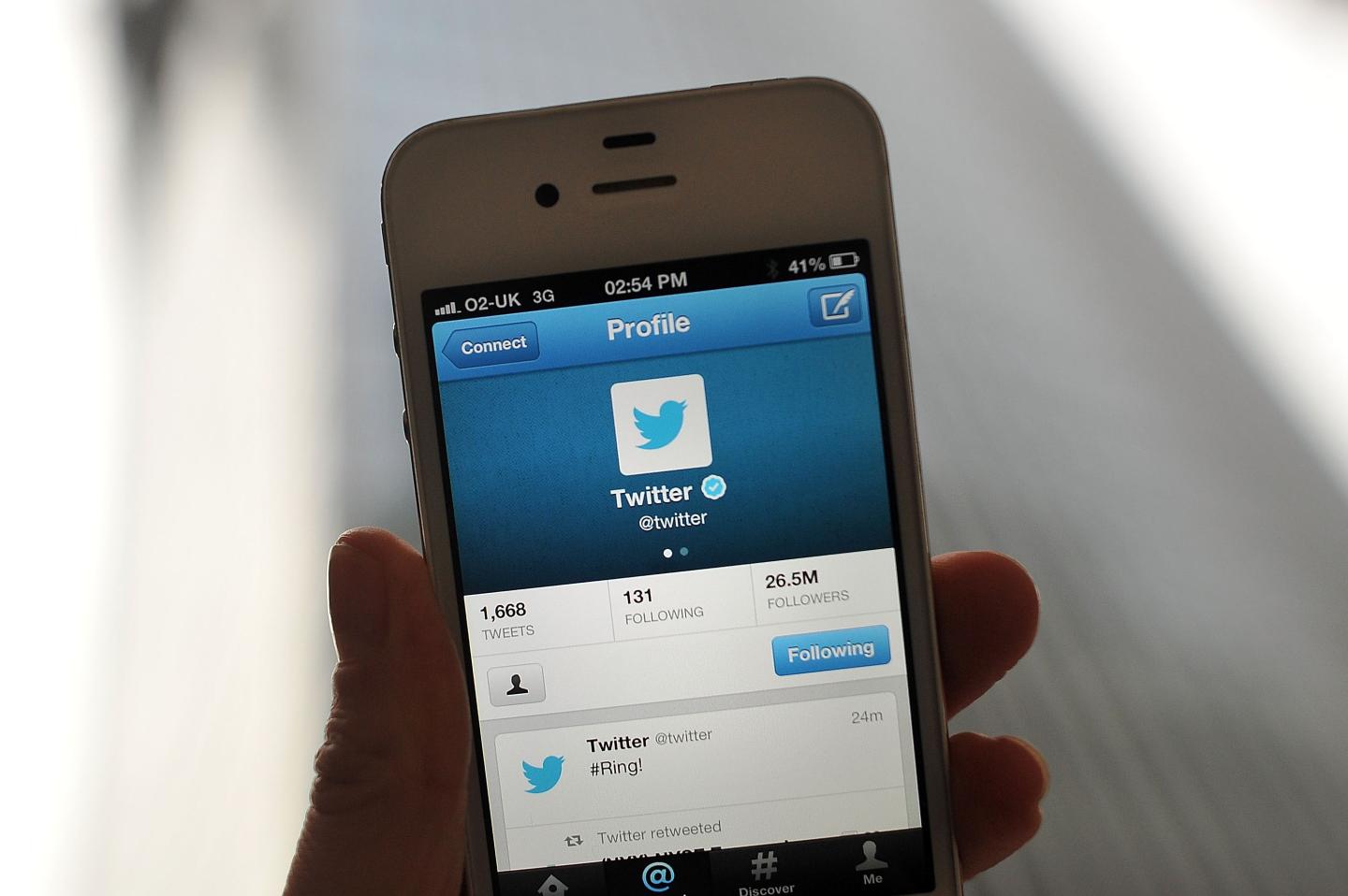 Twitter’s plans to clean itself up from bad behavior that plagues the services involves removing over 143,000 malicious apps from its service.