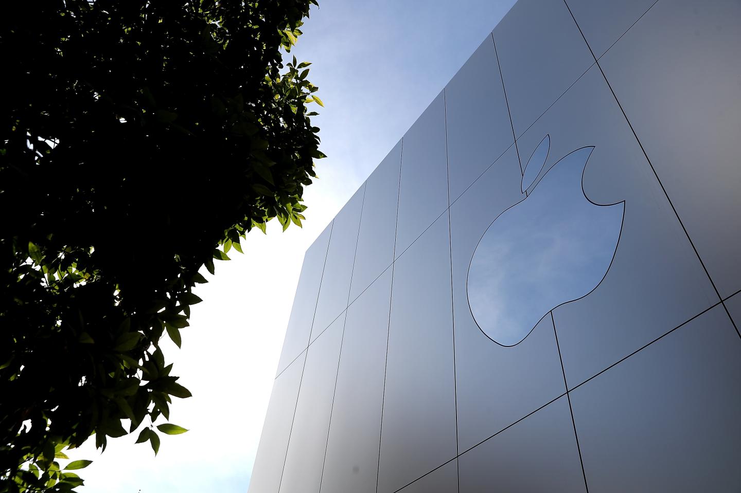 Apple Reports Quarterly Earnings