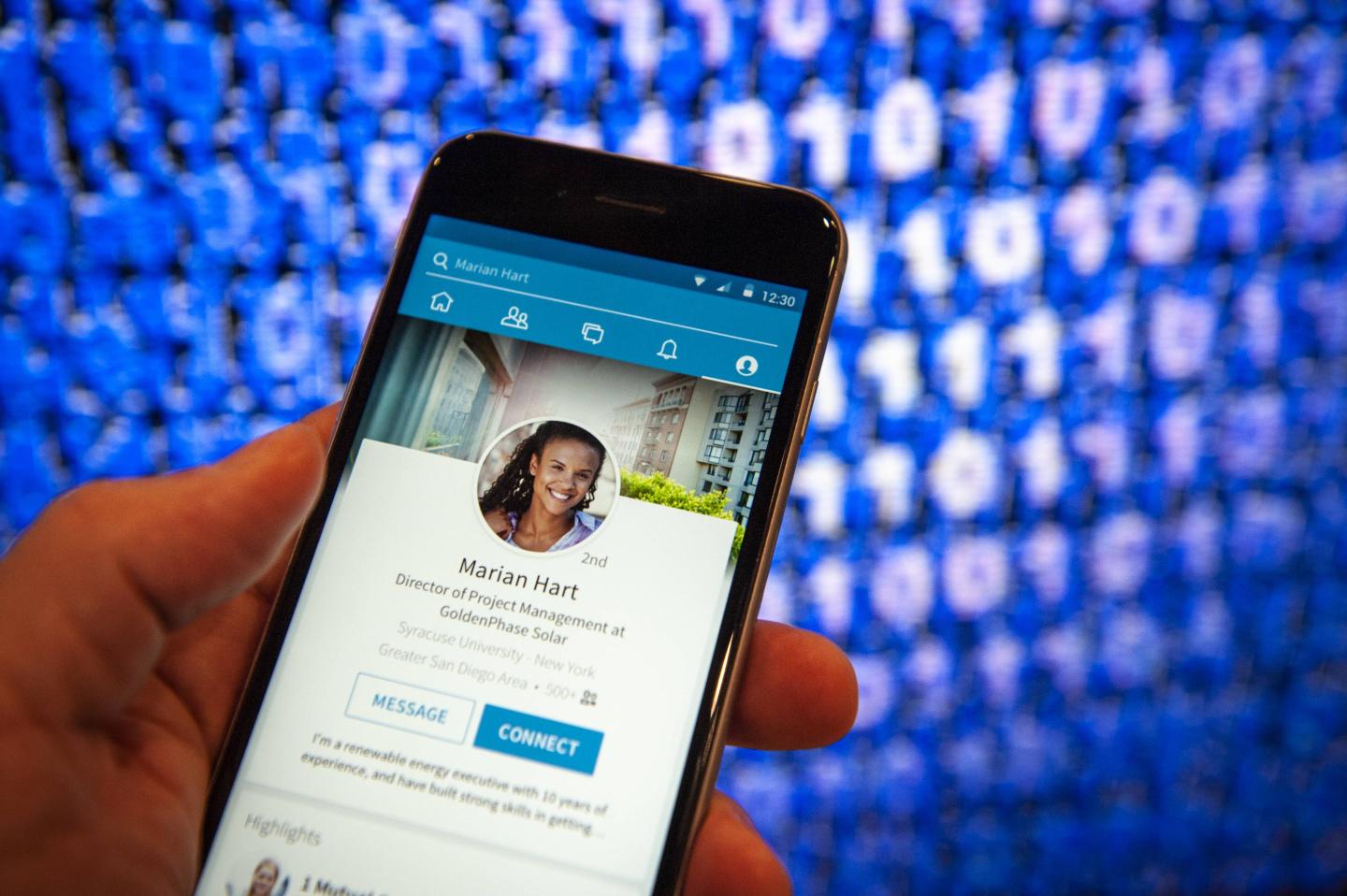 10 ways to make your LinkedIn stand out to recruiters