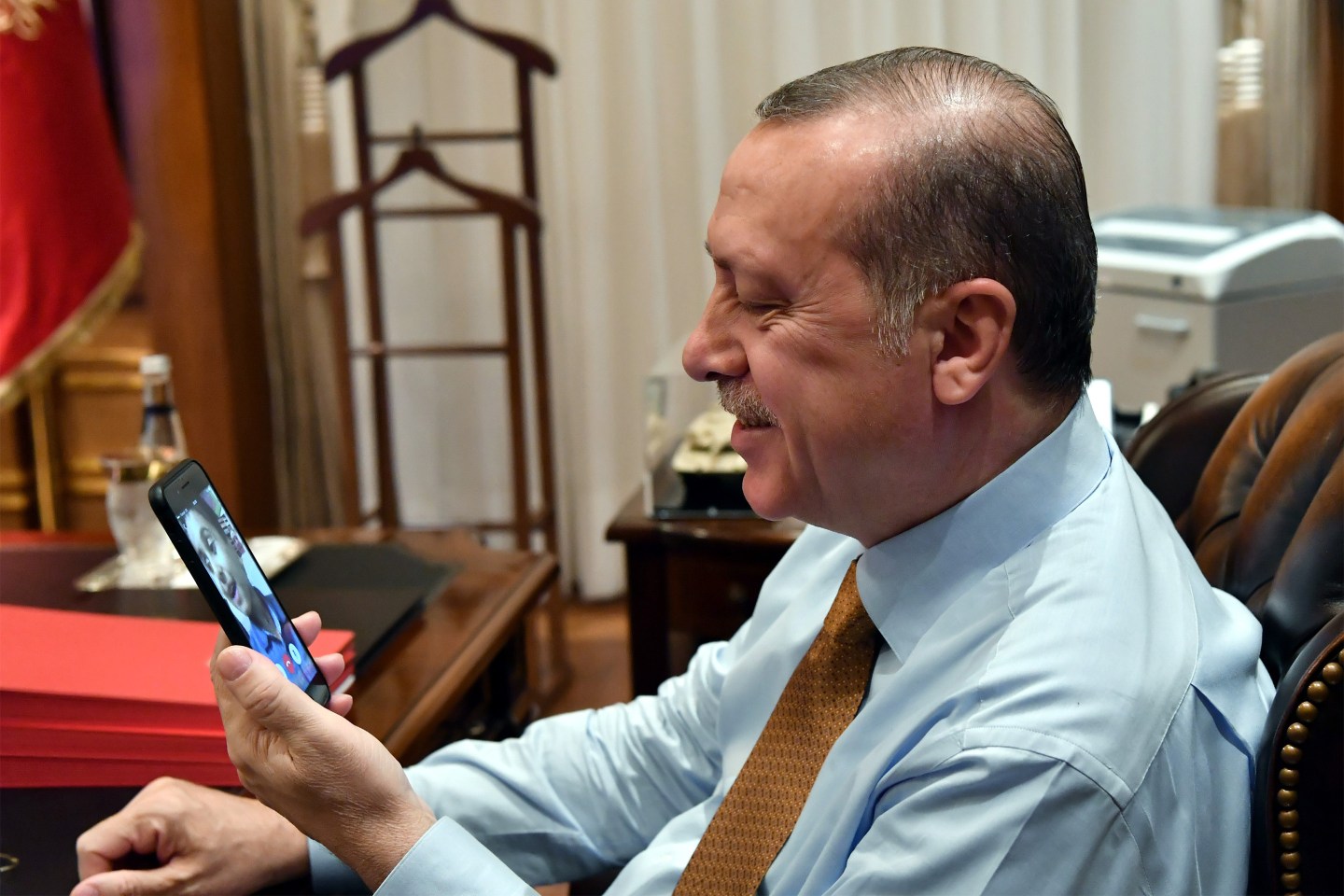 erdogan-turkey-phone