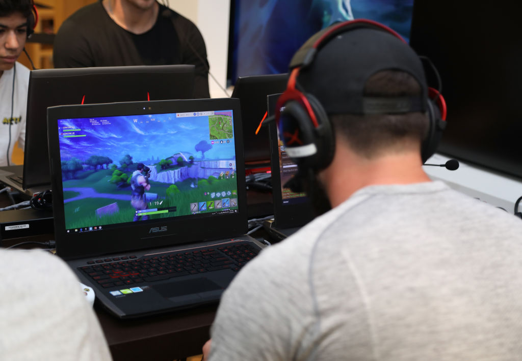Microsoft Stores Pro Player Charity Fortnite Duos Tournament, Presented By Kor Media Entertainment