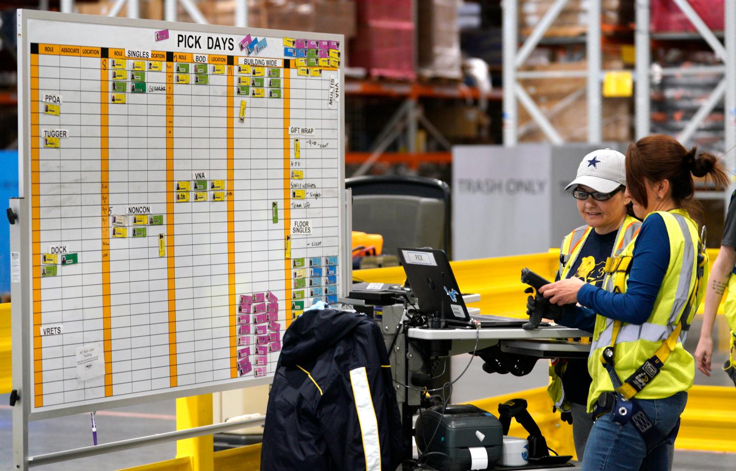 Amazon Opens New Fulfillment Center In Aurora, Colorado
