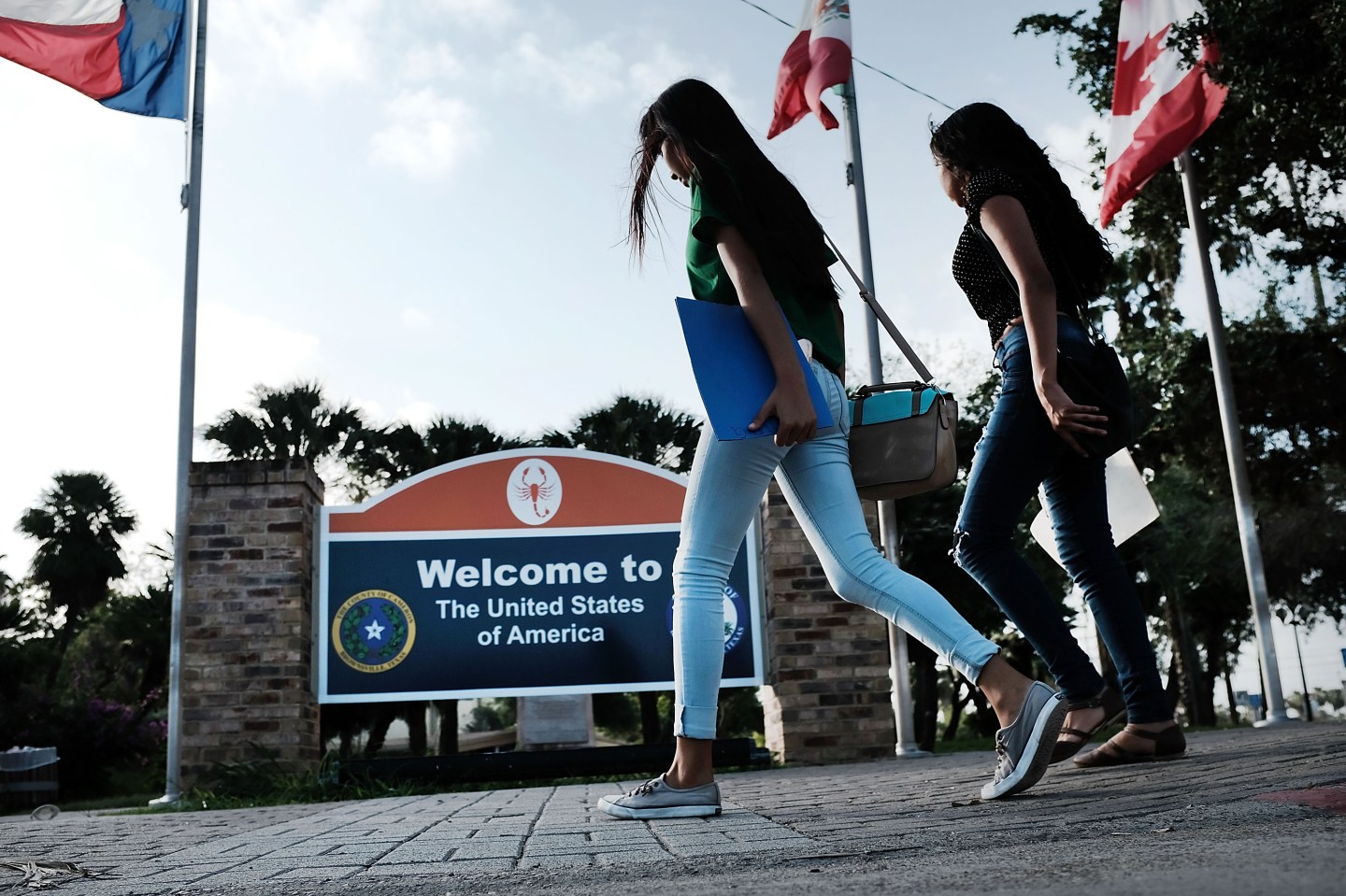 Despite Trump Executive Order, Over 2300 Migrant Children Still Held In Cam