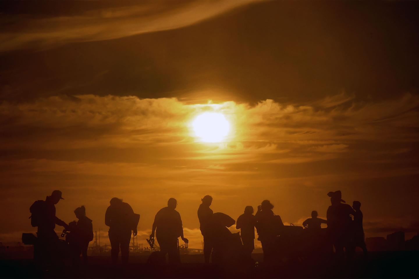 heat-wave-beach