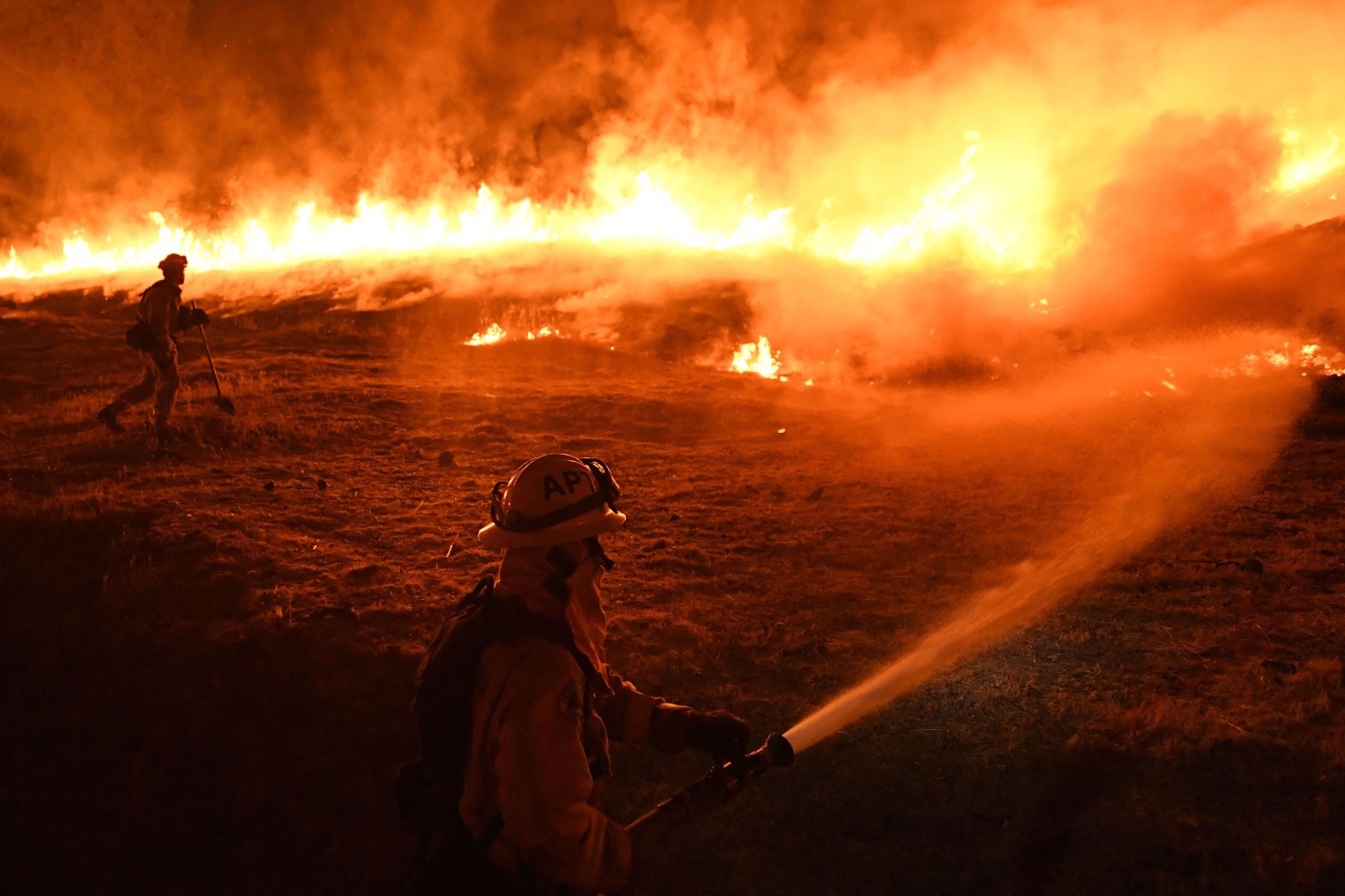 mendocino-complex-fire-firefighter