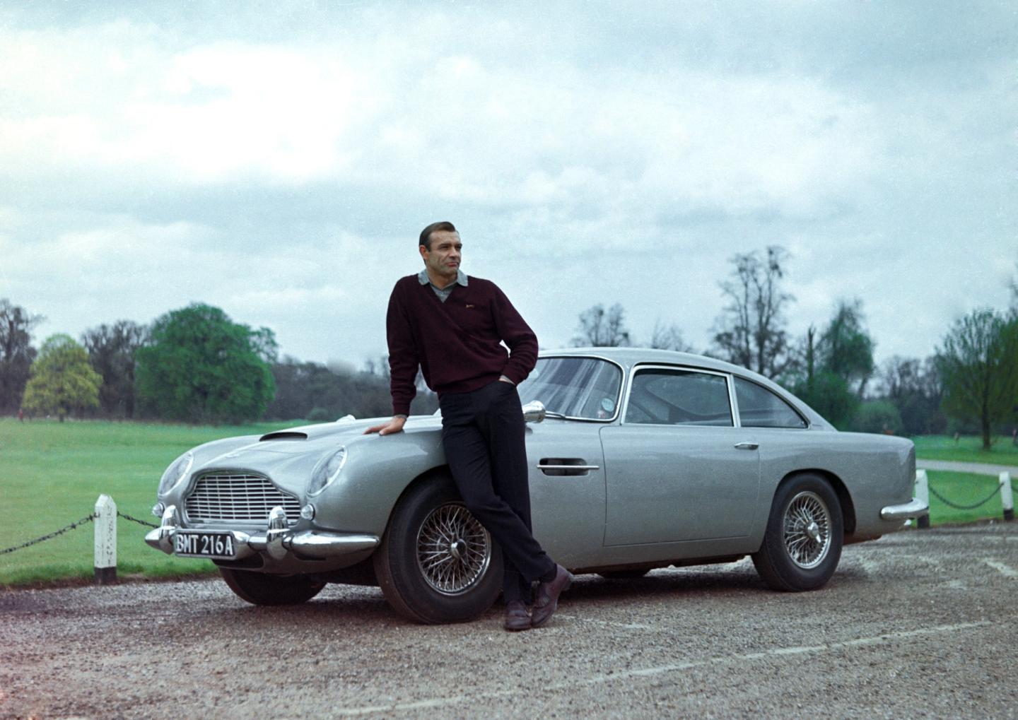 GOLDFINGER, Sean Connery, 1964.