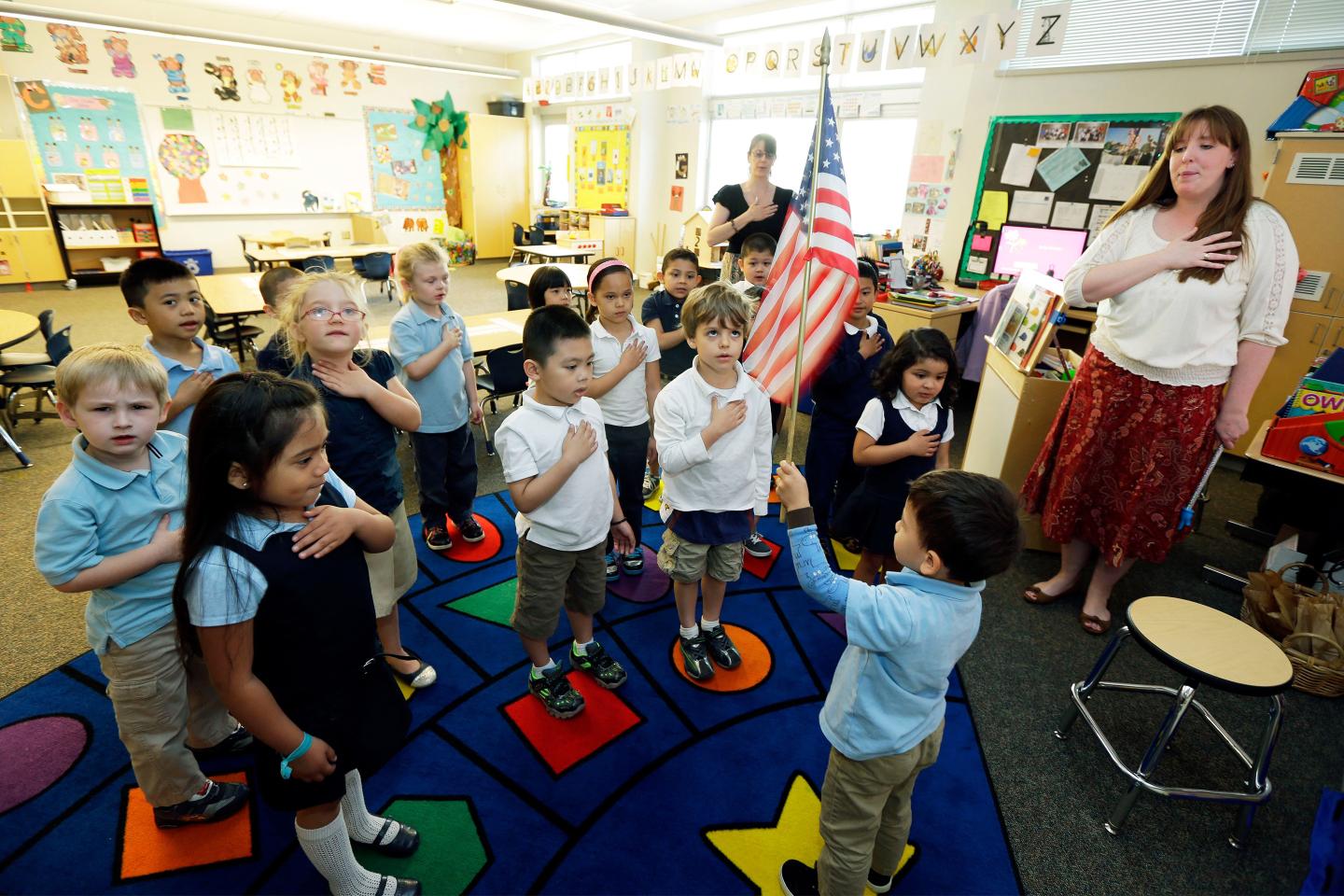 pledge-of-allegiance-school