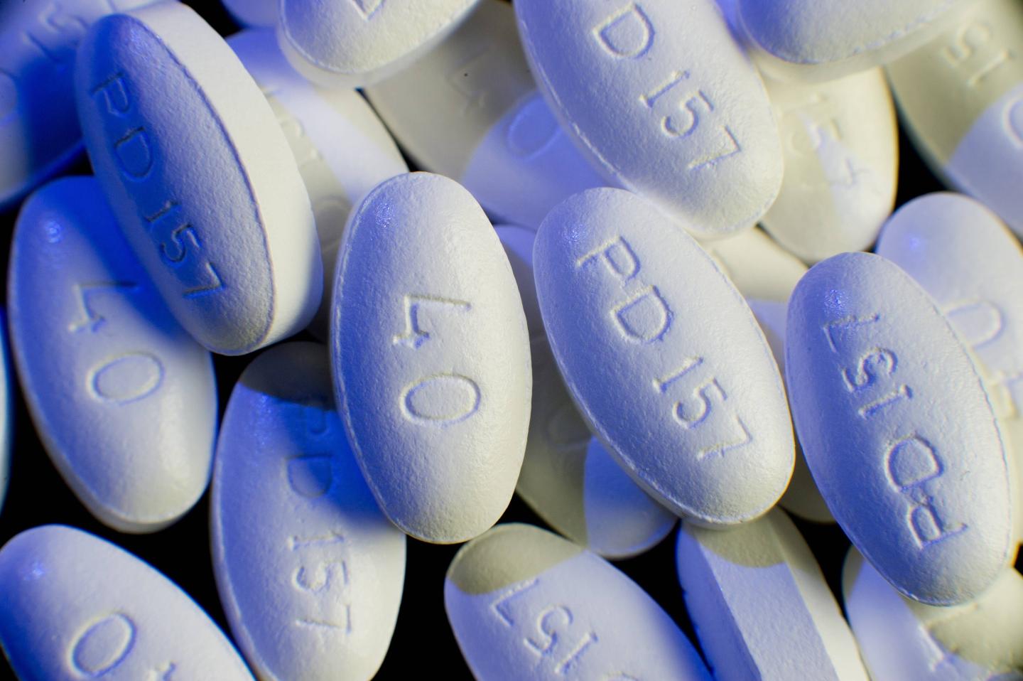 Lipitor tablets made by Pfizer and distributed by Parke-Davis are seen November 30, 2011 in Washington, DC.