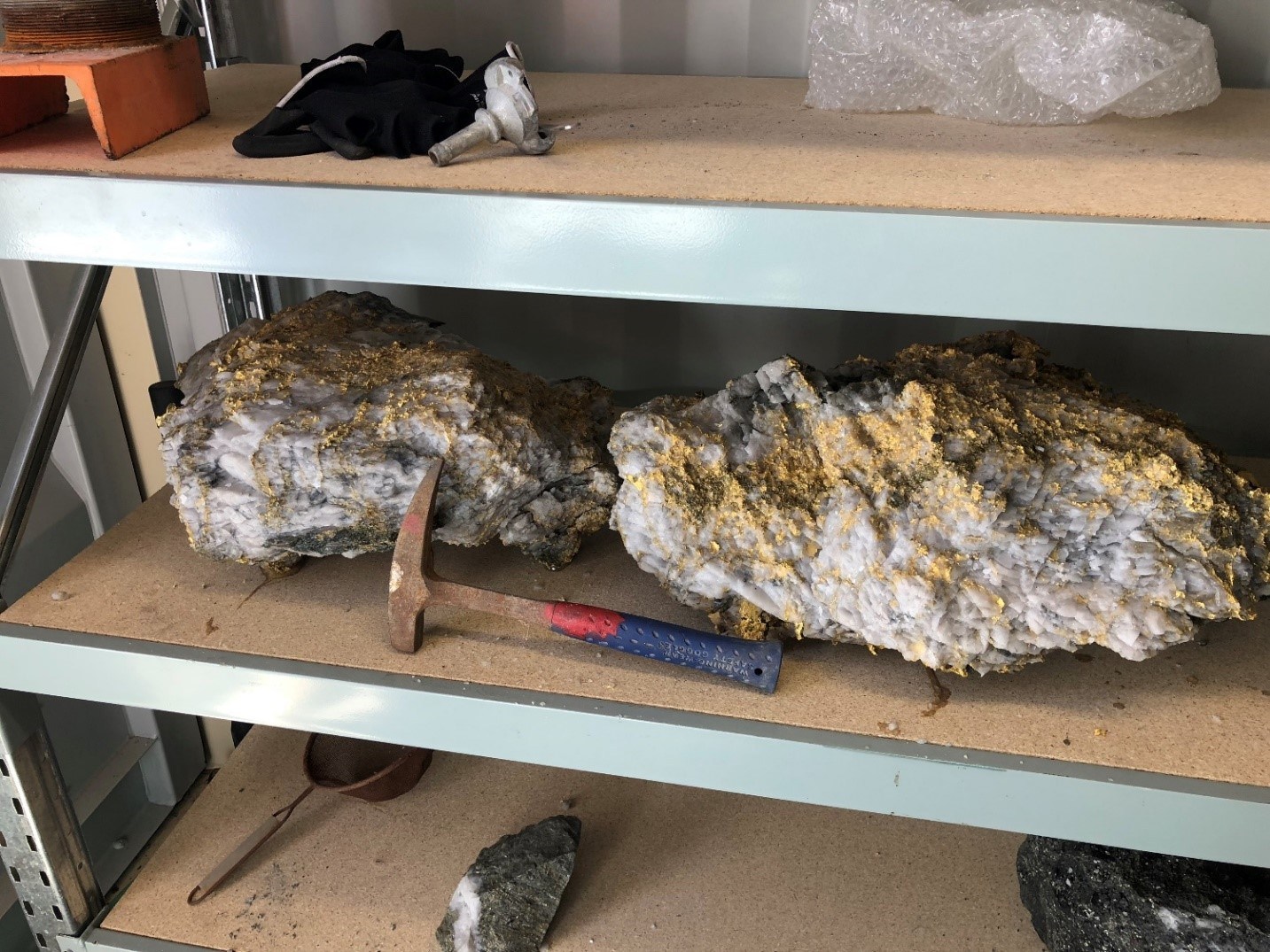 RNC Minerals-New Discovery Yields 9-000 ounces of High Grade Coa