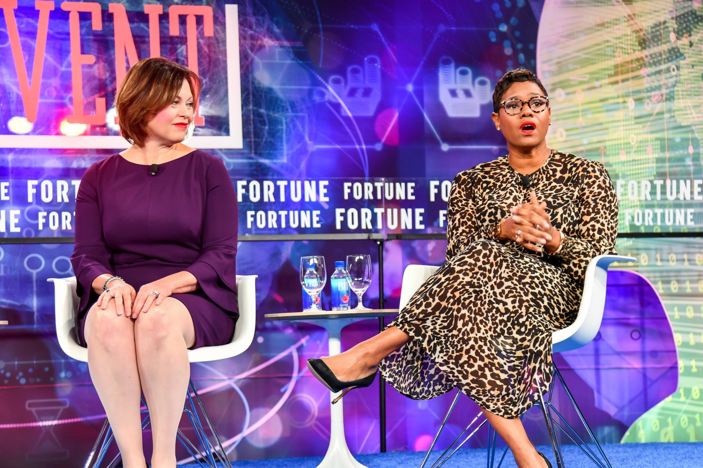 THE TALENT EQUATION Recruiting the right person for the right job is no longer only about finding the right credentials. Company culture is crucial to attracting and keeping top-tier talent, but having a vibrant culture is only part of the solution. When it comes to digital reinvention, companies from every industry are grappling with the best strategies for hiring, training, and retraining their employees. Leading human resource experts discuss ways to get the talent equation right. Debora Bubb, HR Vice President, Chief Leadership, Learning & Inclusion Officer, IBM Ebony Thomas, Global Talent Acquisition Executive, Bank of America Moderator: Kristen Bellstrom, Deputy Digital Editor, Coins2Day Photograph by Stuart Isett/Coins2Day