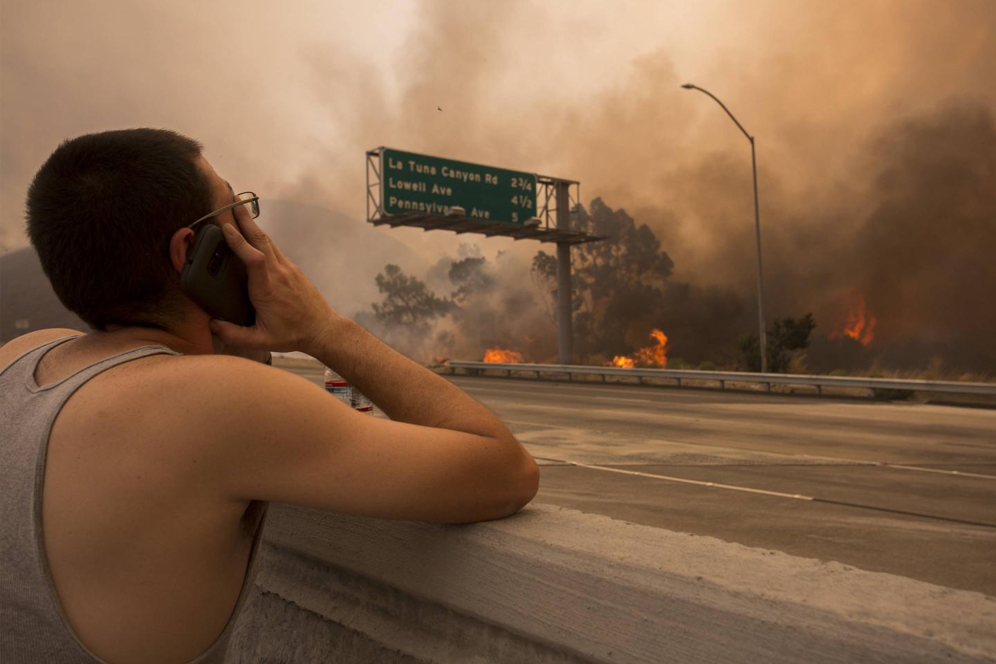 La Tuna Canyon Fire Prompts Evacuations in Burbank