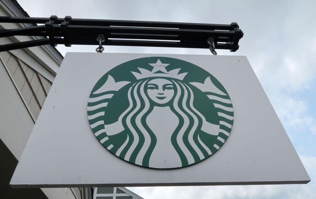 Corporate Retail Branding at the Shopping Mall