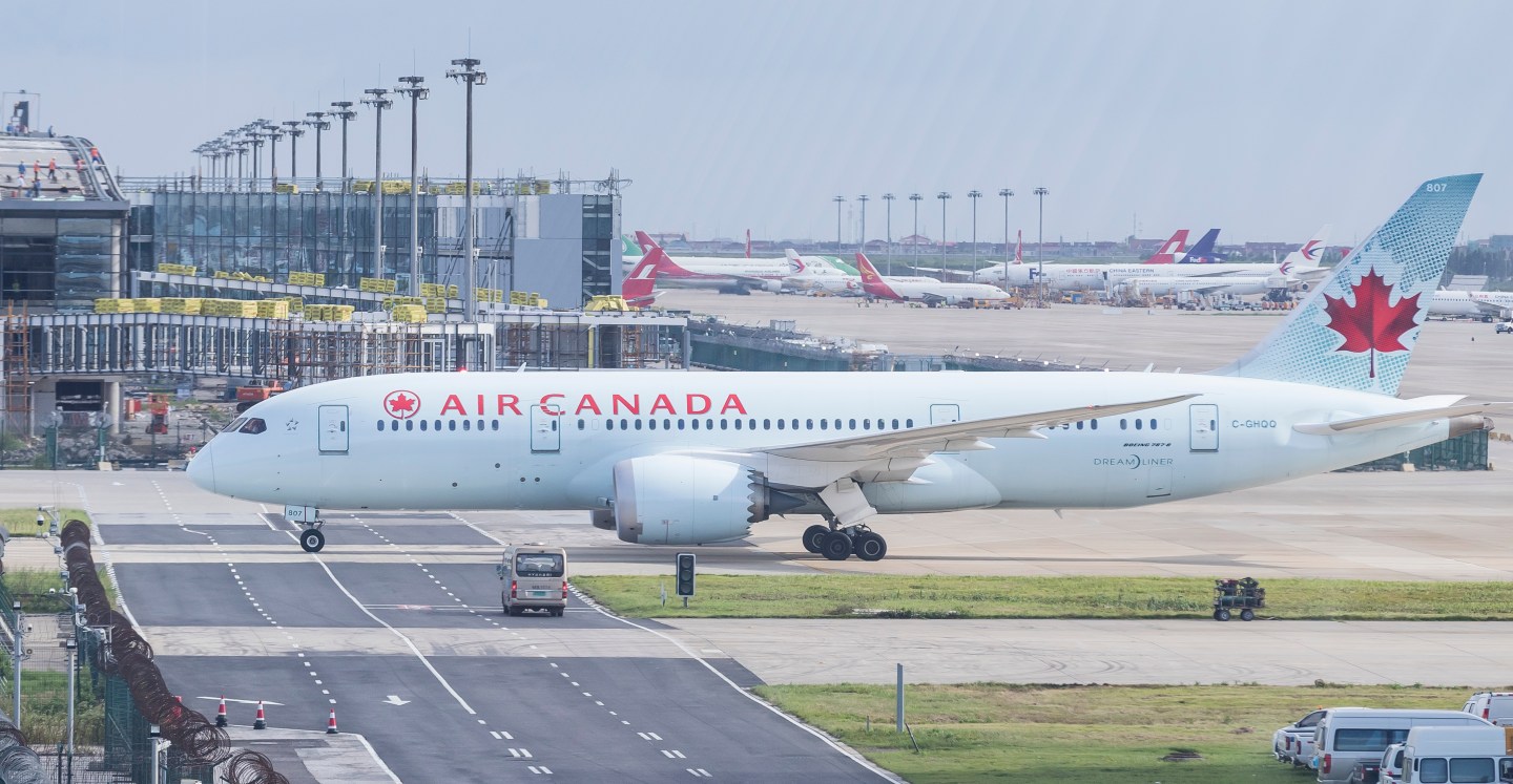 Shanghai Pudong International Airport feature