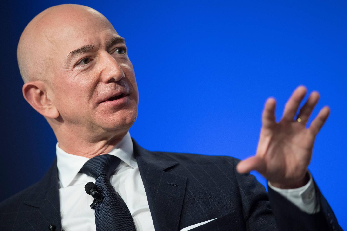 US-ECONOMY-CYBER-BEZOS
