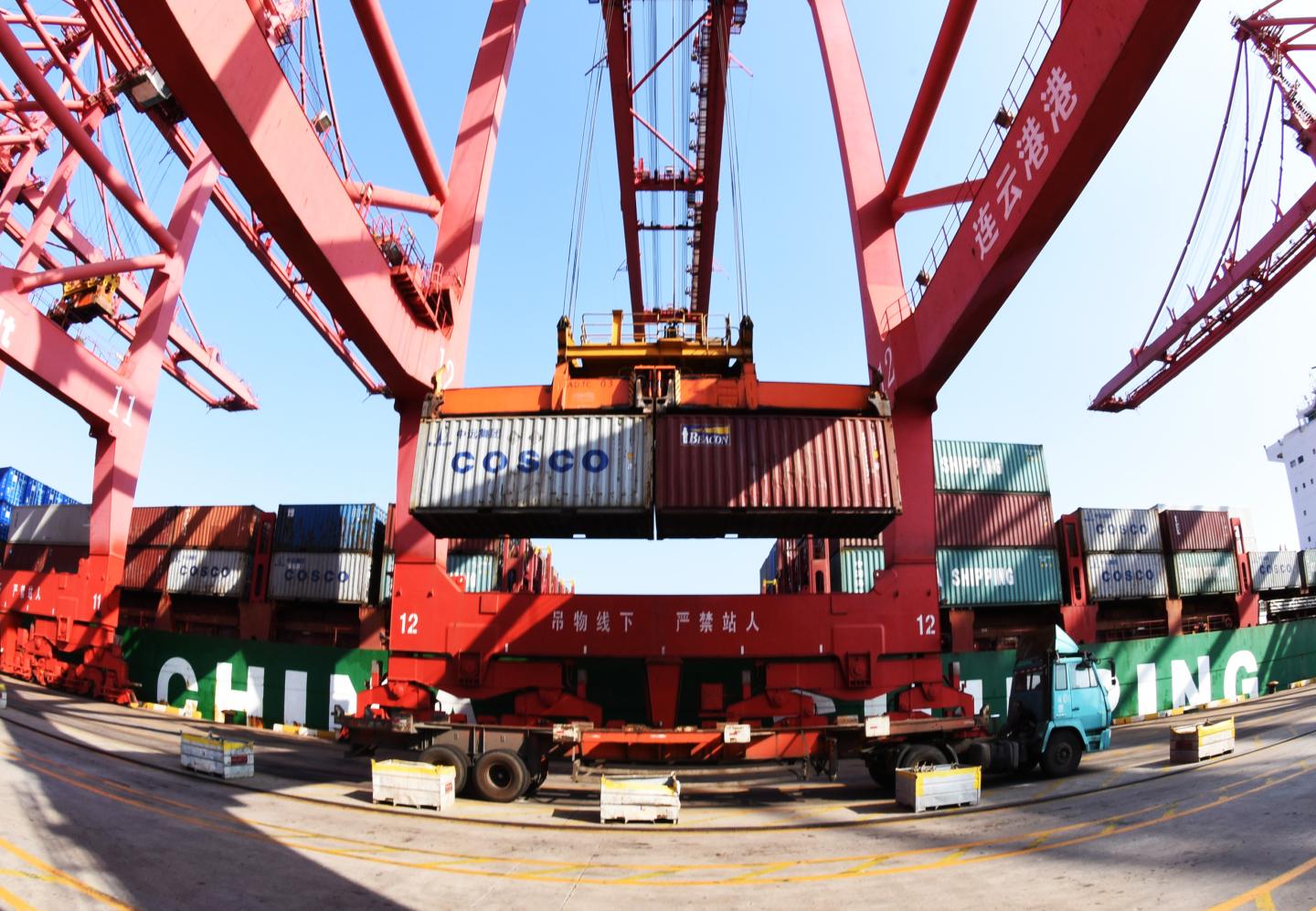 China formally raise tariffs on American imports in China on 24 September 2018