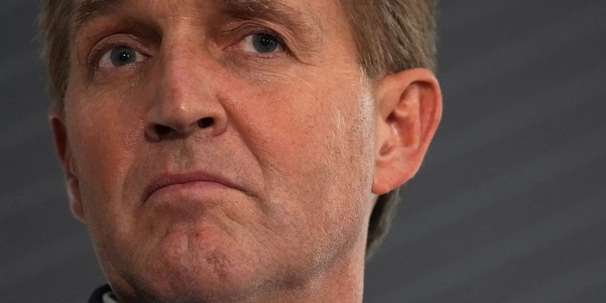 Flake, Collins Condemn Trump's Mockery of Kavanaugh Accuser | Fortune
