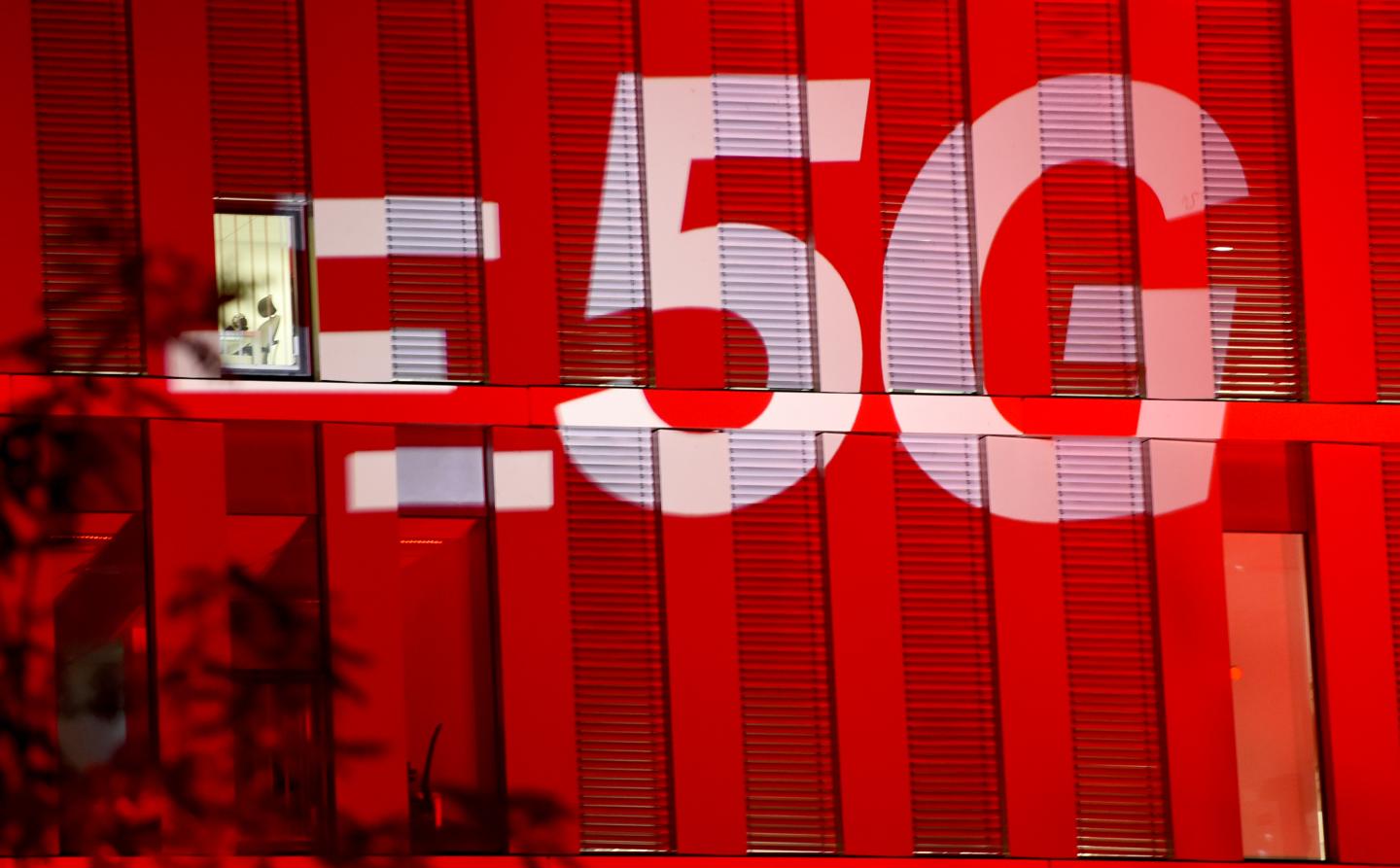5G wireless symbol
