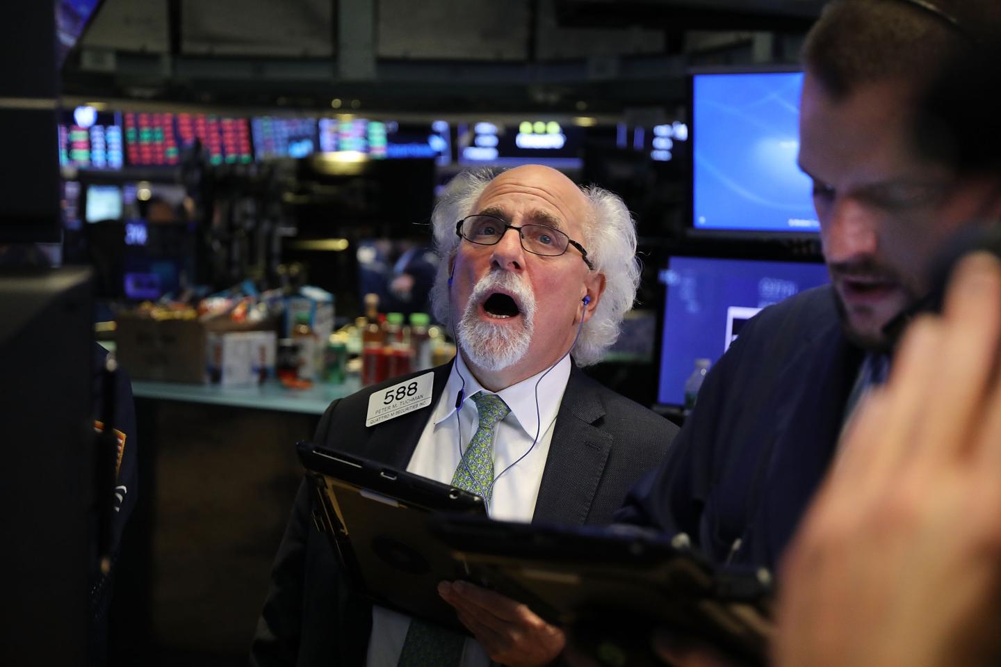 Dow Plunges Over 700 Points In Intraday Trading As Investors Dump Tech Stocks