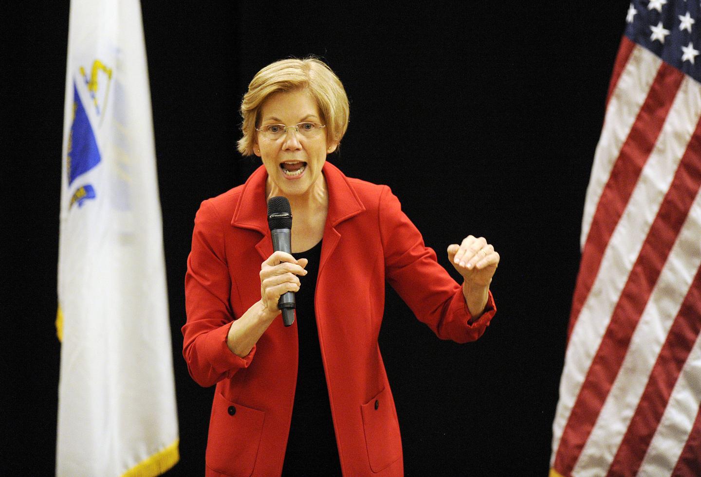 US-POLITICS-WARREN-TOWN_HALL