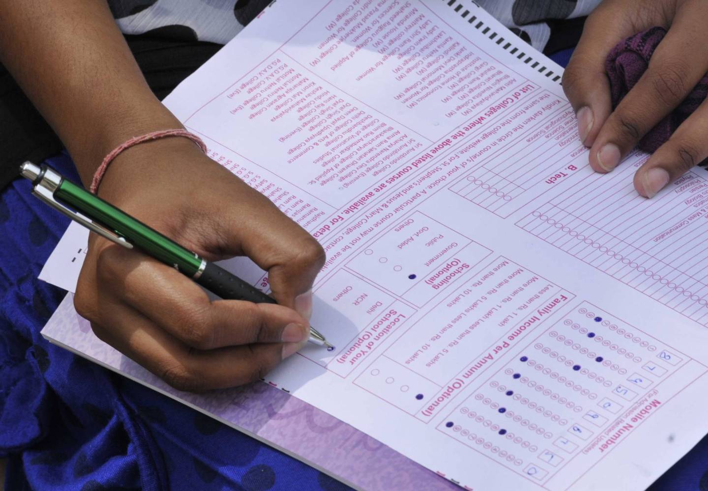 The Chan Zuckerberg Initiative and others just put millions into college recruitment startup Handshake.