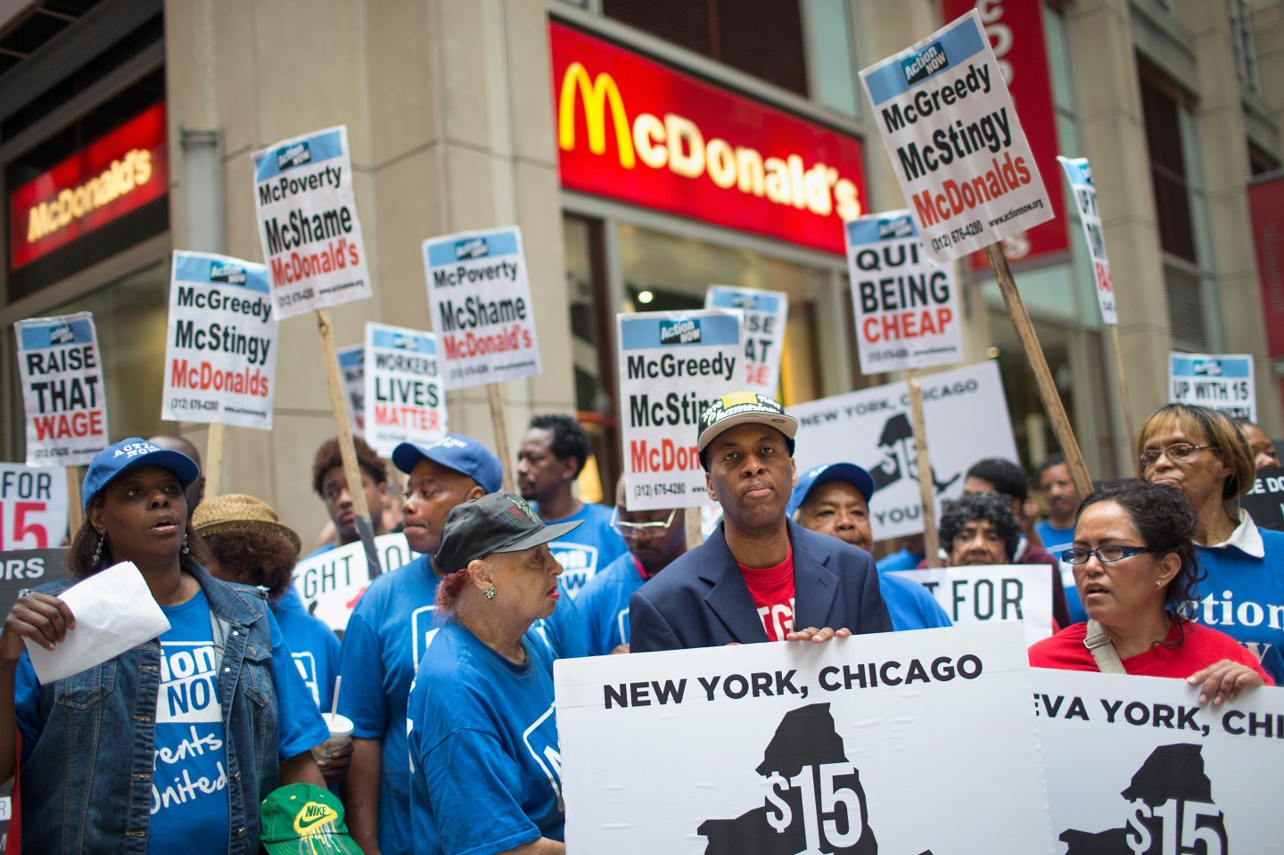 Chicago Fast Food Workers Rally For $15 Minimum Wage