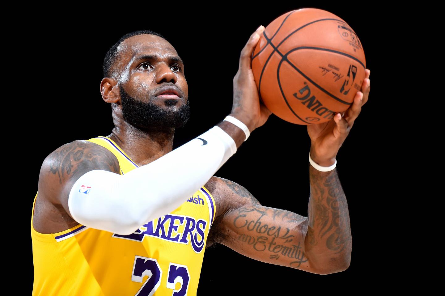 Denver Nuggets v Los Angeles Lakers