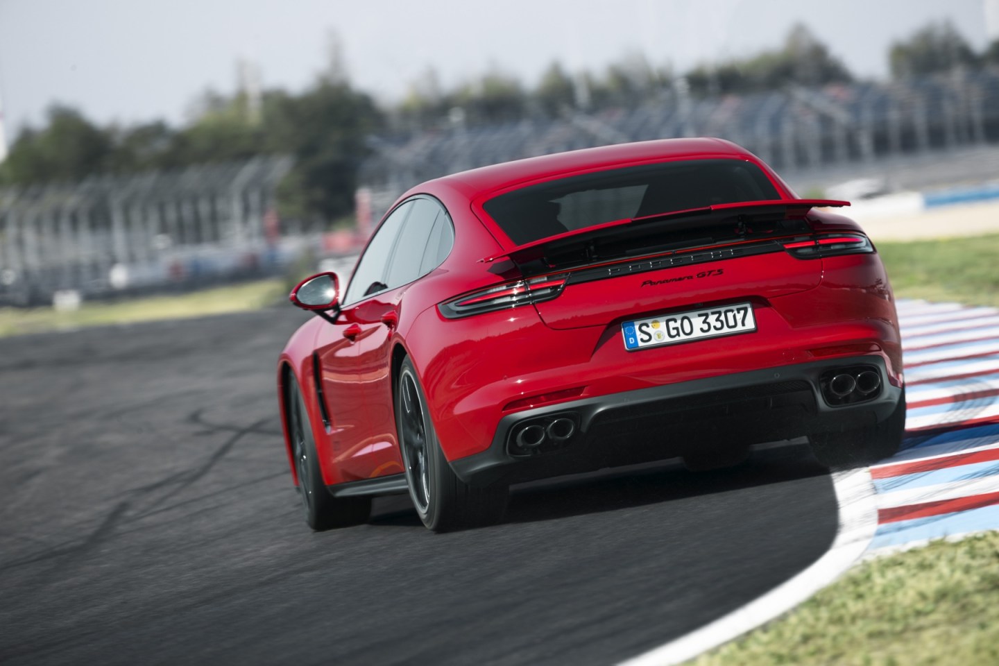 The 2019 Porsche Panamera Gets a Goldilocks Trim