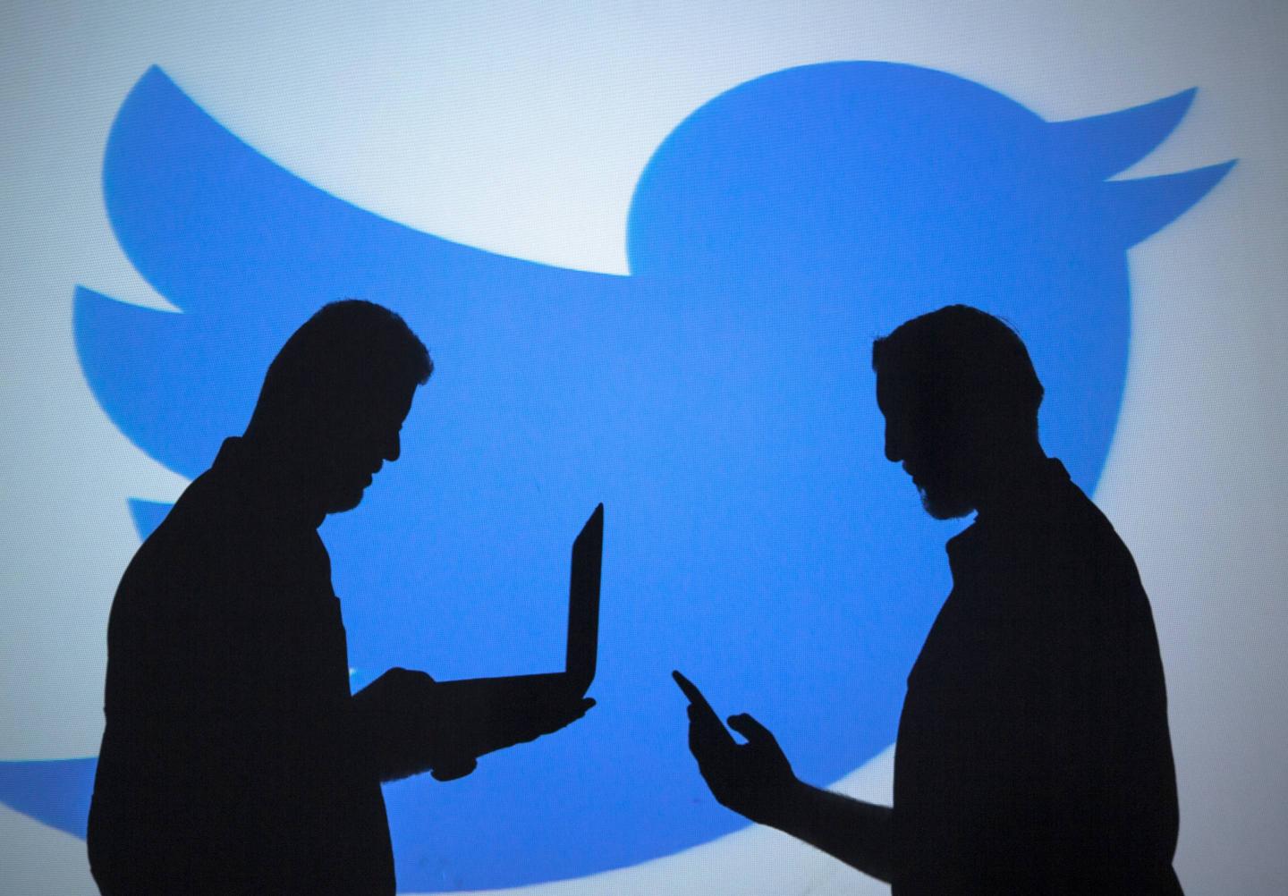 'Twitter' online news and social networking service application