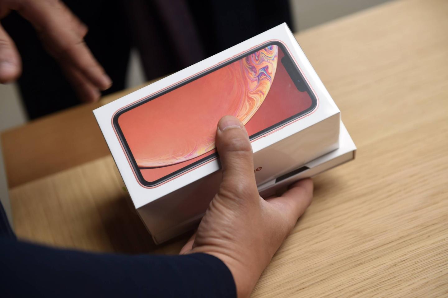 Apple Covent Garden Re-opening And iPhone XR Launch