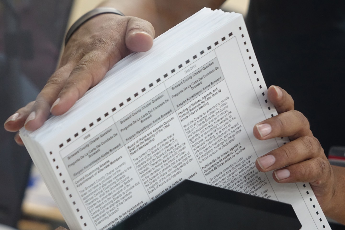 Both sides lob insults as recount of 700,000 ballots in Broward begins