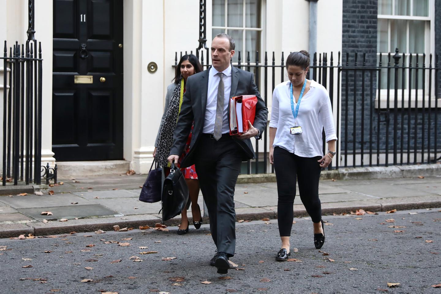 The British Prime Minister Confirms That Her Cabinet Back Brexit Draft Agreement