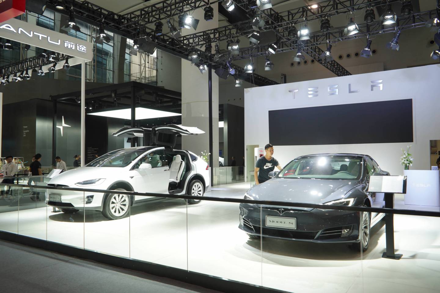 Tesla's New Energy Vehicles Are Showed at Guangzhou International Automobile Exhibition 2018