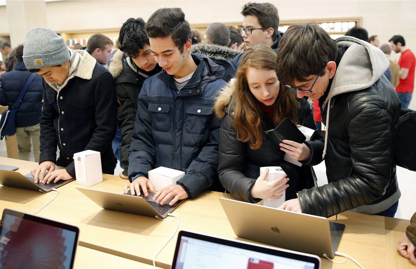 Apple Store Saint Germain Opens To Public In Paris