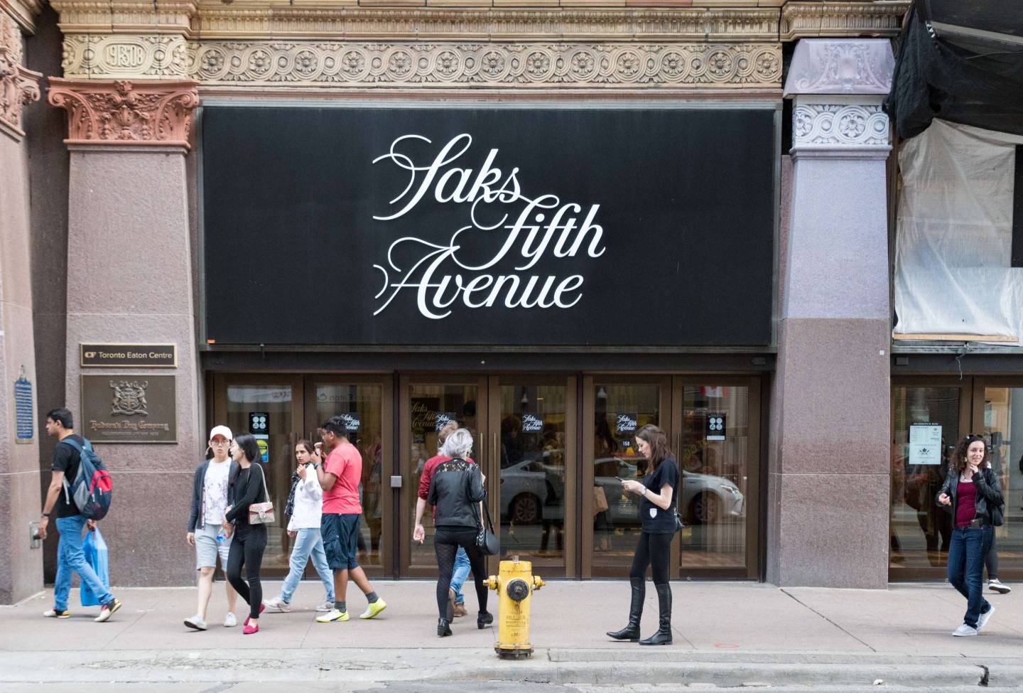 Saks Fifth Avenue sign