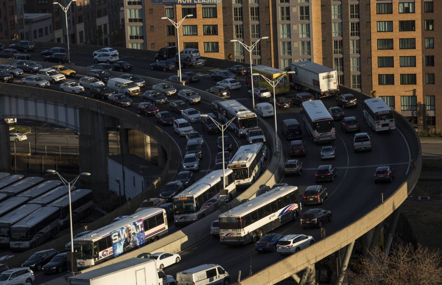 New Yorkers Hit The Roads For The Thanksgiving Holiday Weekend