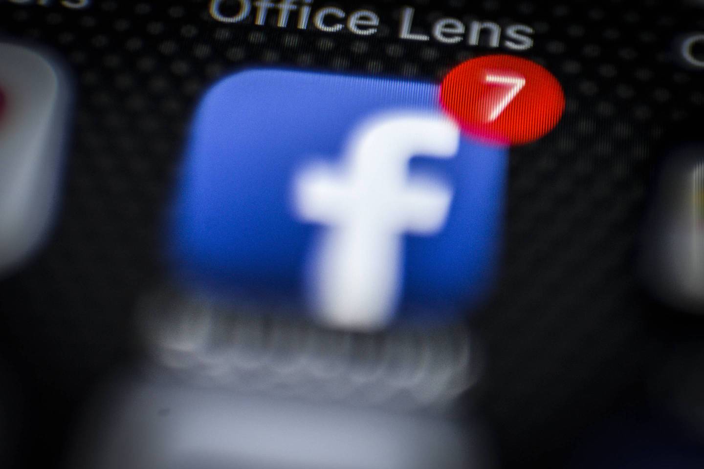 iPhone payment and music applications