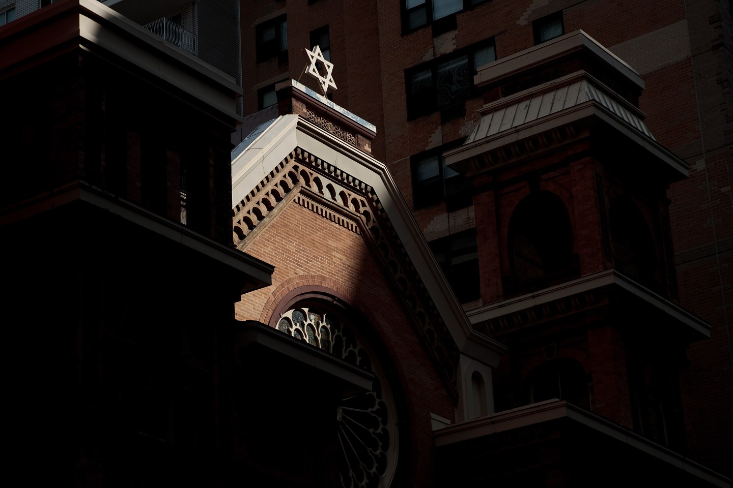 NY Rep. Carolyn Maloney Condemns Wave Of Anti-Semitism At NYC Synagogue