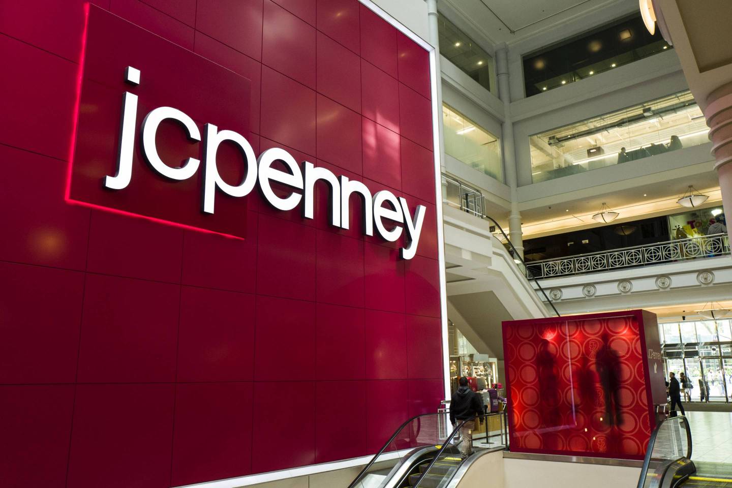 JC Penney Stock Plunges After Poor Q1 Earnings Report
