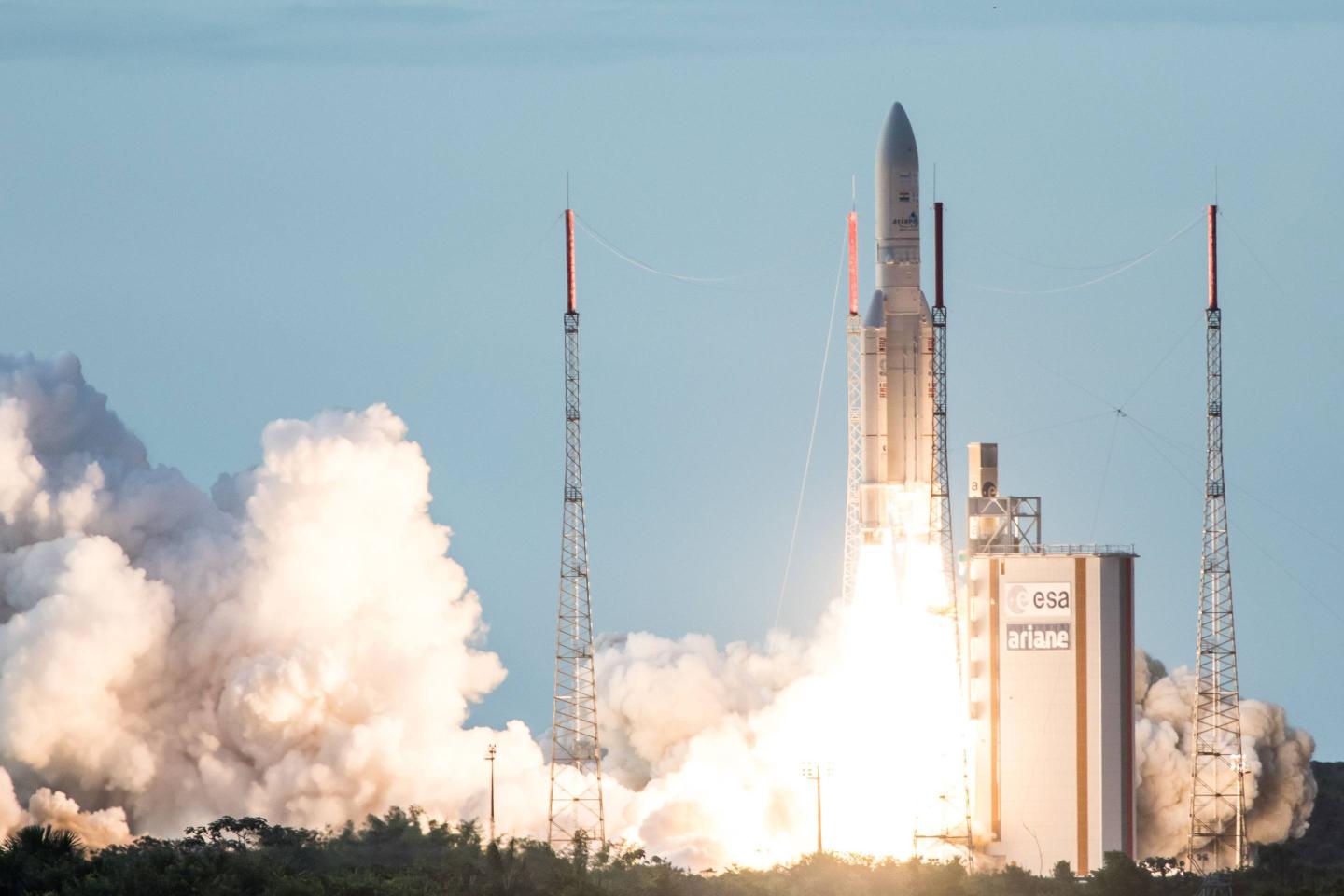 TOPSHOT-FRANCE-SPACE-GUIANA-ARIANE