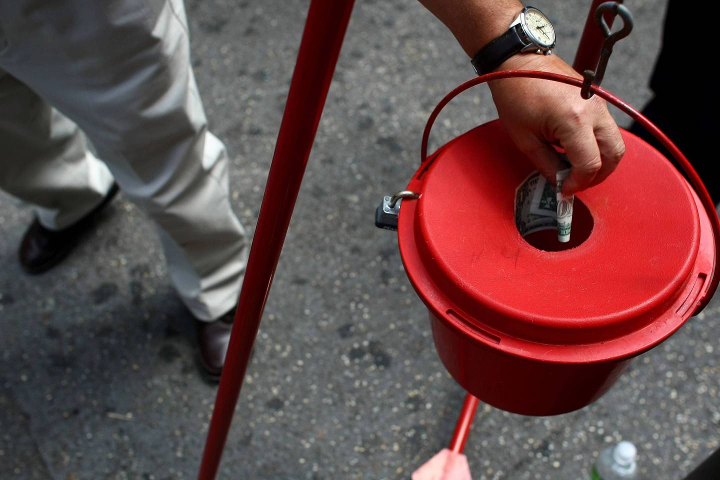 Recession Forces Salvation Army Bell-Ringers To Return To Streets In Summer