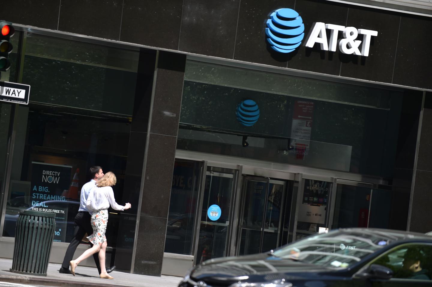 US-ECONOMY-AT&T