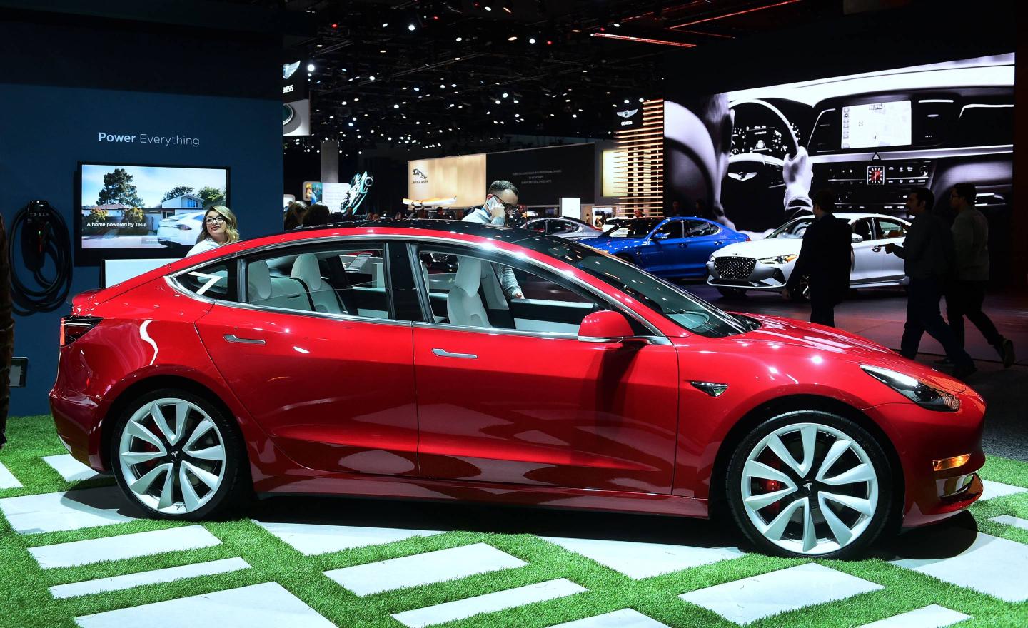 Tesla Model 3 Strong Sales Bolsters Company's Outlook