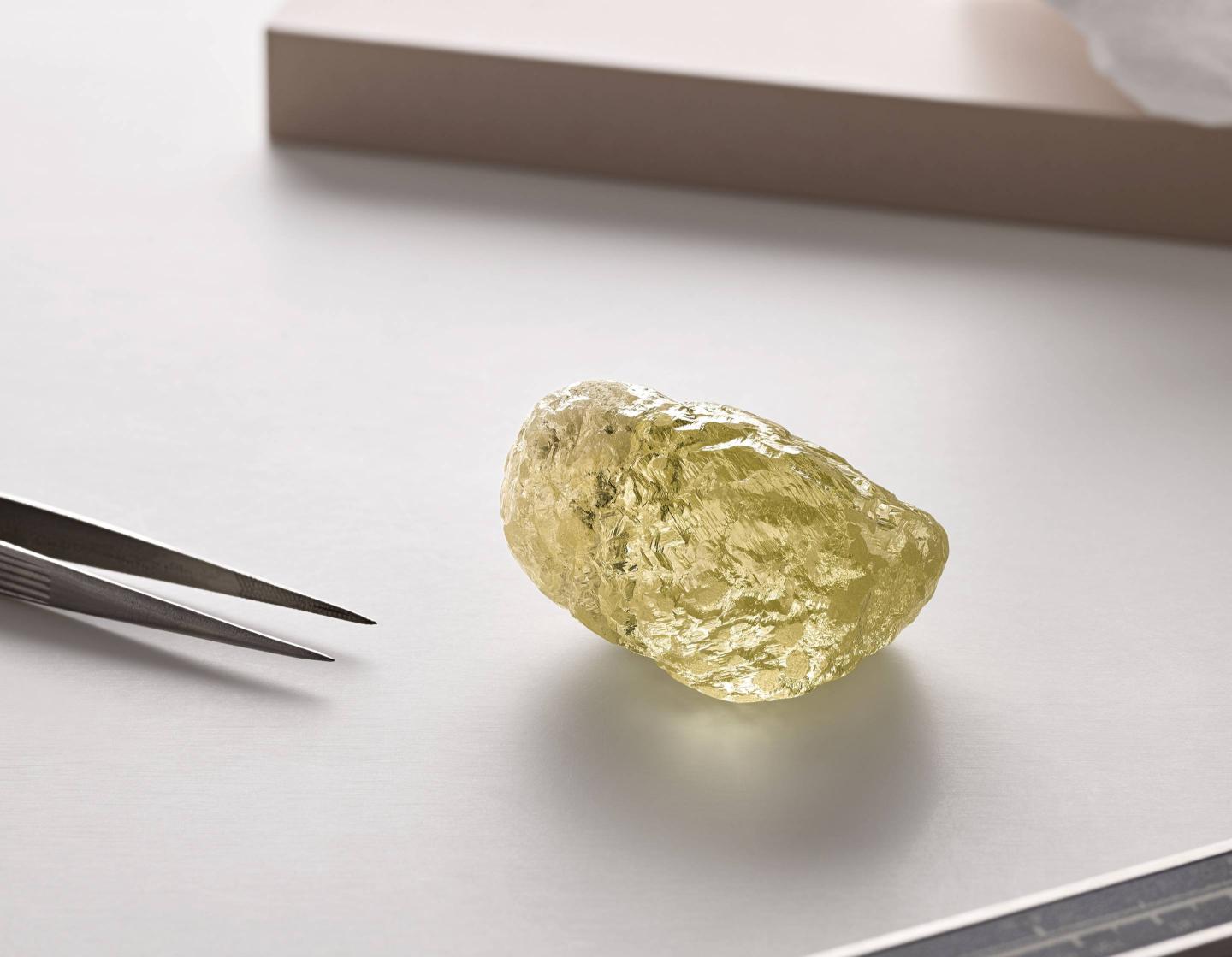 552-Carat Diamond, Largest in North America, Found by Miners