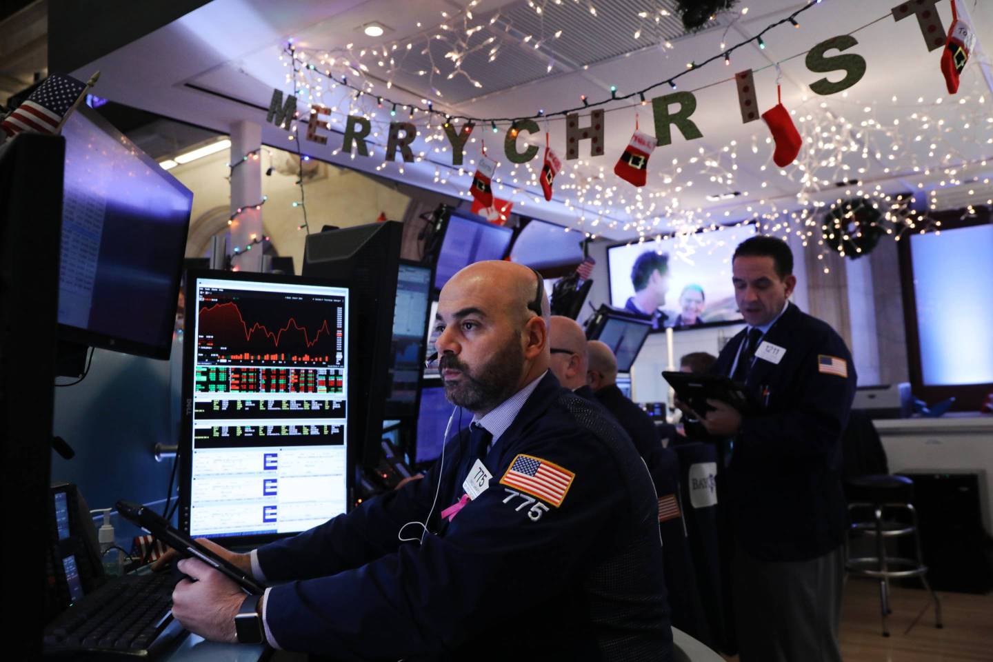Stocks On NYSE Open Fall Over 400 Points After Opening Bell